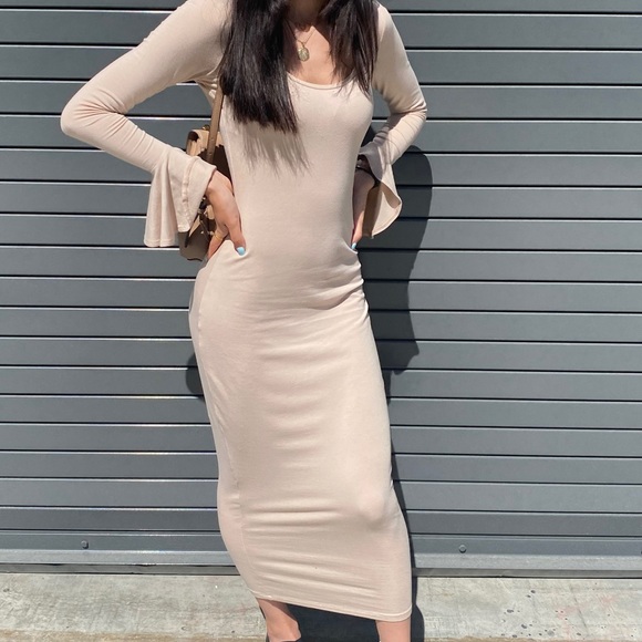 Maxi Ruffle Cuff Dress - Picture 2 of 3